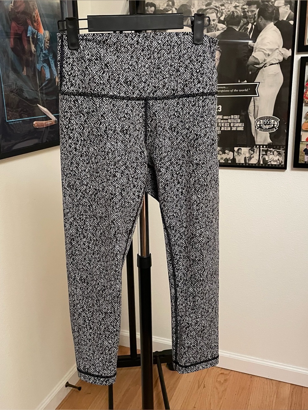 Lululemon Wunder Under High-Rise
Crop 21" women’s size 8